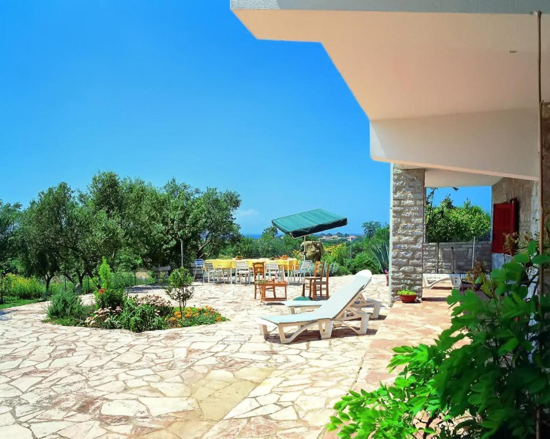 Elegant Apartment In Agios Ilias With Sea View Myrtea Luaran gambar
