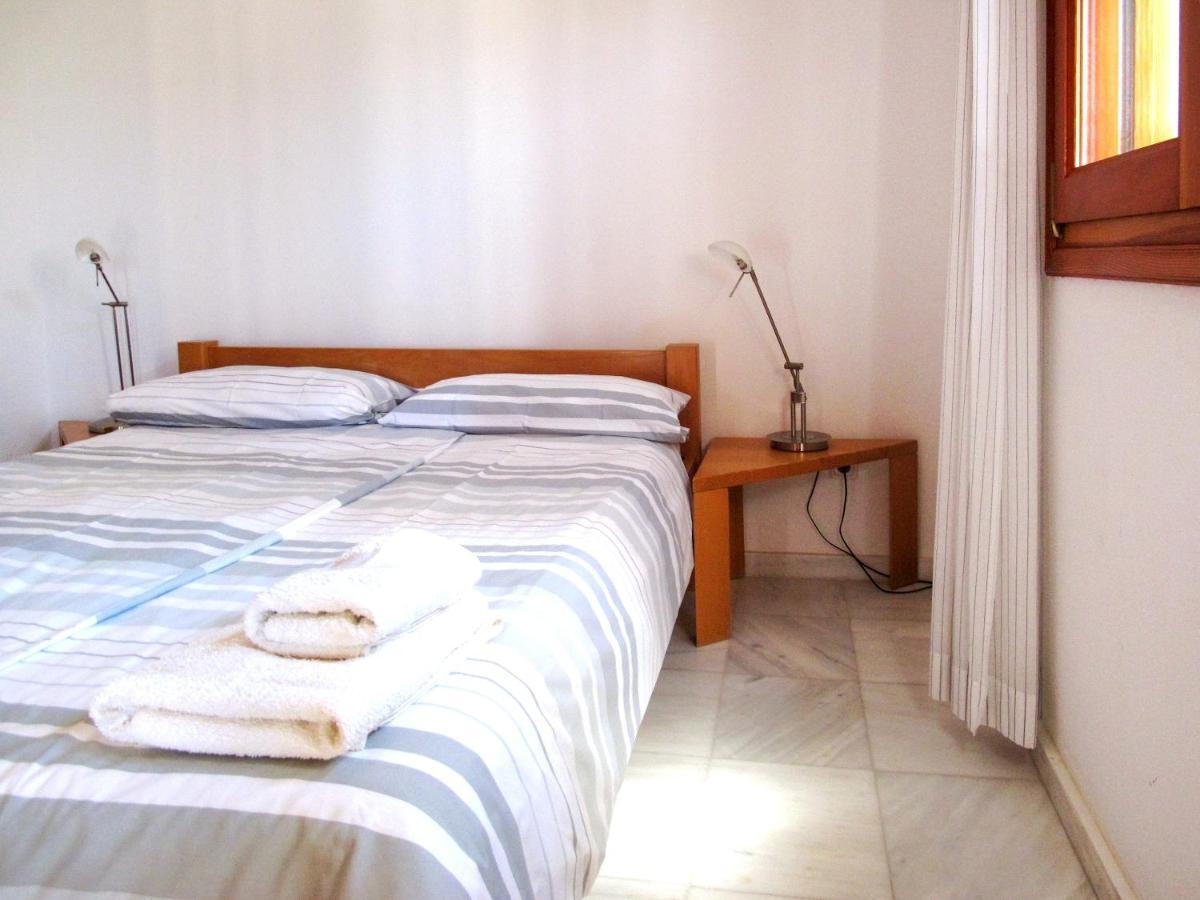 Elegant Apartment In Agios Ilias With Sea View Myrtea Luaran gambar